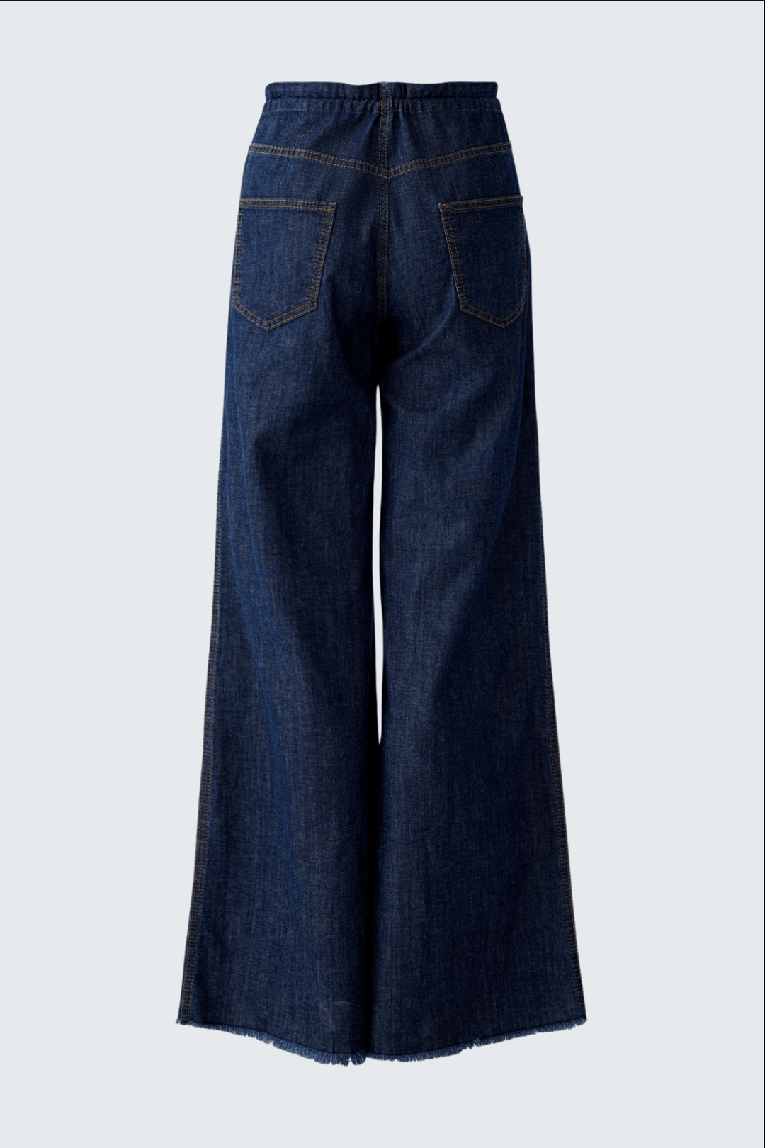 Jean ultra léger en denim, coupe large et décontractée, vue arrière avec poches.