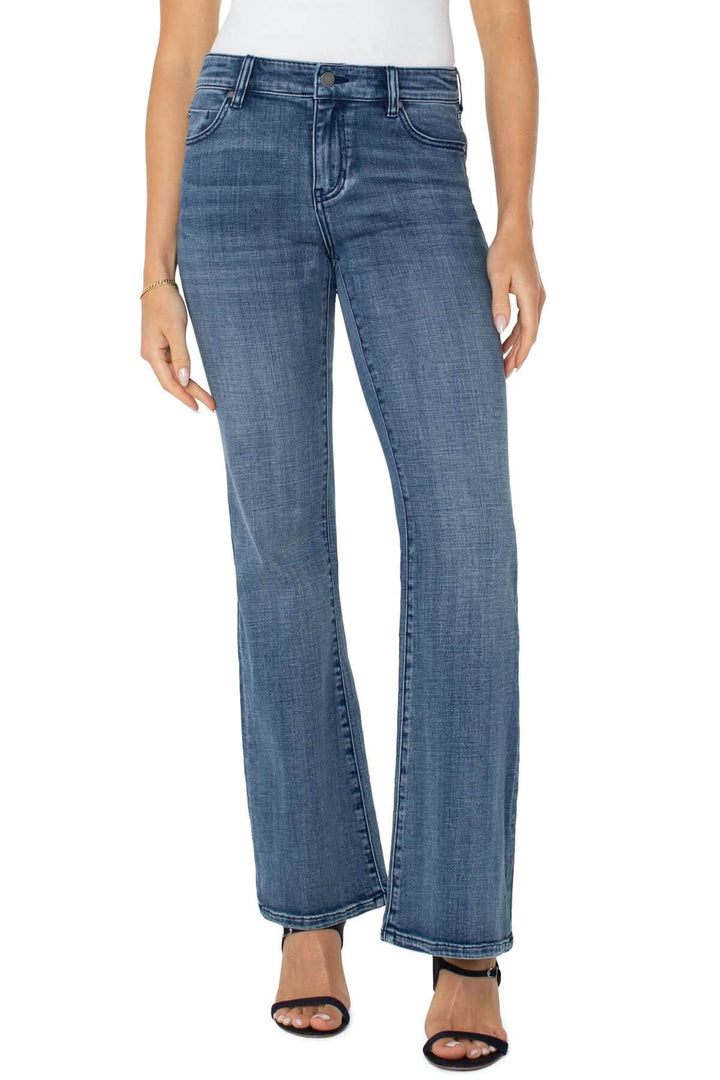 Jeans évasés Hannah Flare en denim, design flatteur avec taille ajustée et ouverture de jambe classique.