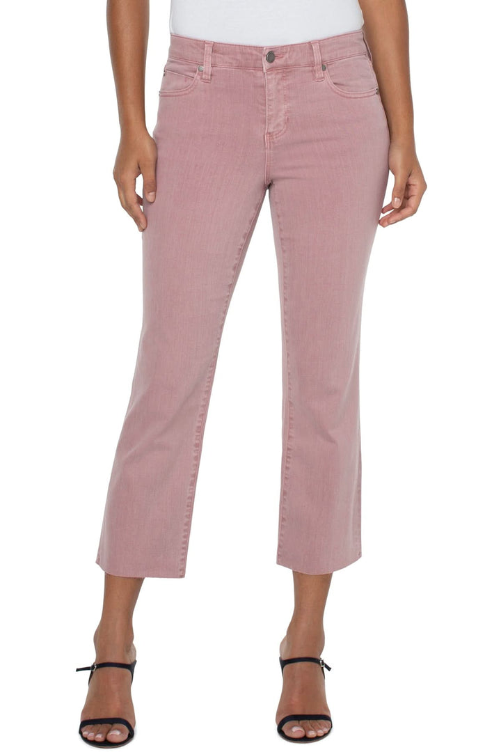 Jeans Kennedy taille haute rose, avec silhouette droite et tissu denim super stretch, pour un look chic et décontracté.