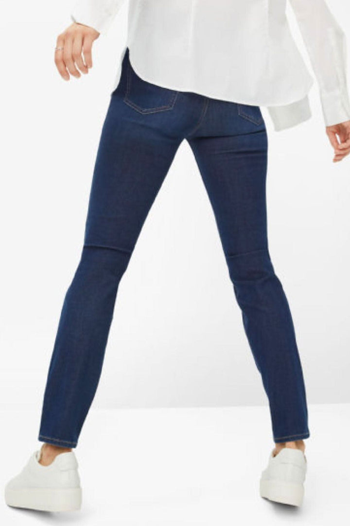 Jeans skinny Shakira, coupe slim, taille régulière, avec surpiqûres décoratives et poches élaborées.