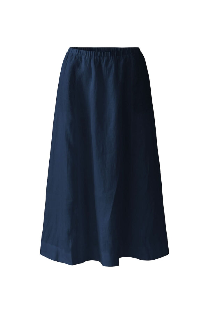 Jupe coupe moderne essentielle, jupe bleue élégante et confortable pour un look professionnel ou décontracté, silhouette épurée.