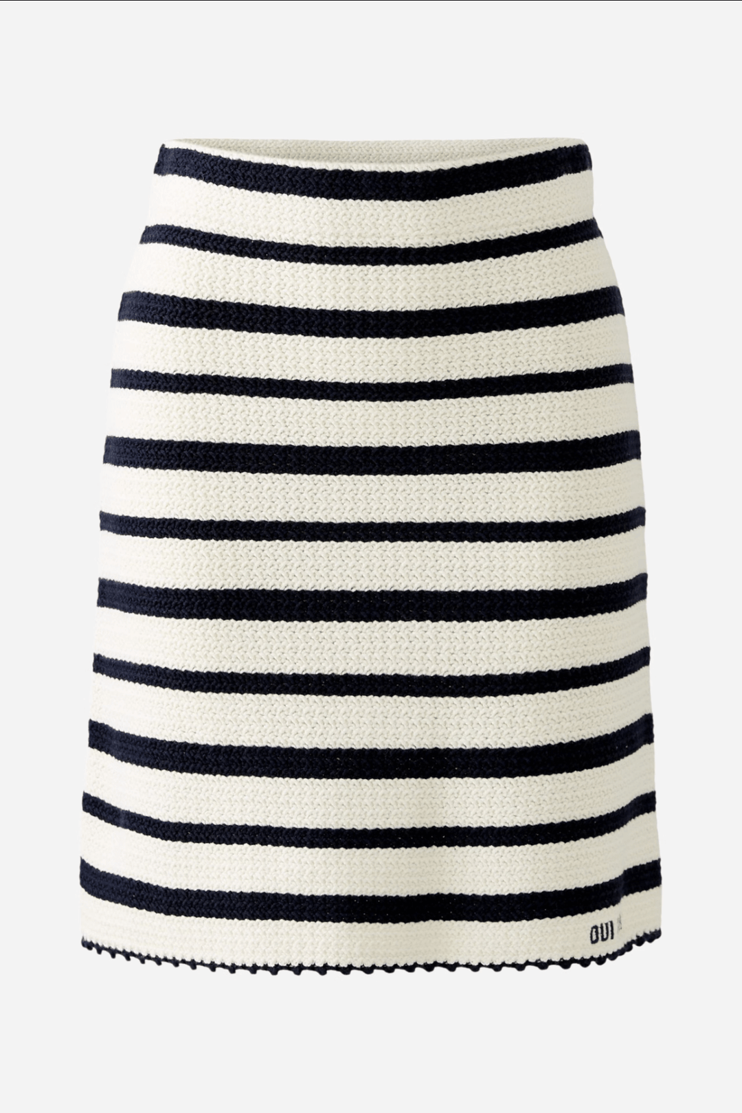 Mini-jupe en tricot rayée marin, coupe légèrement évasée, taille élastique pour un confort estival.