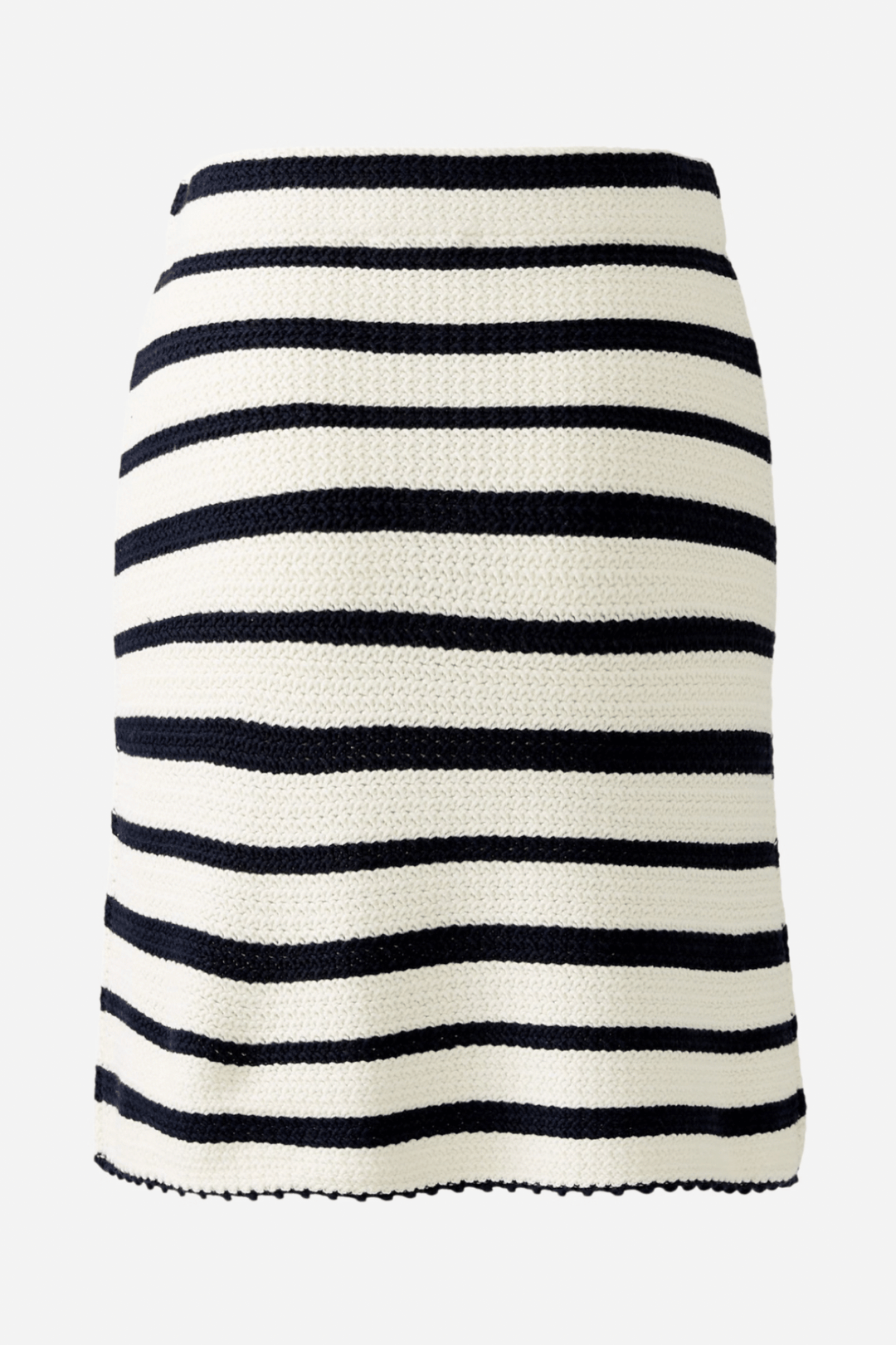 Jupe courte en tricot rayée marine et blanche, au style rétro avec ceinture élastique et coupe légèrement évasée.