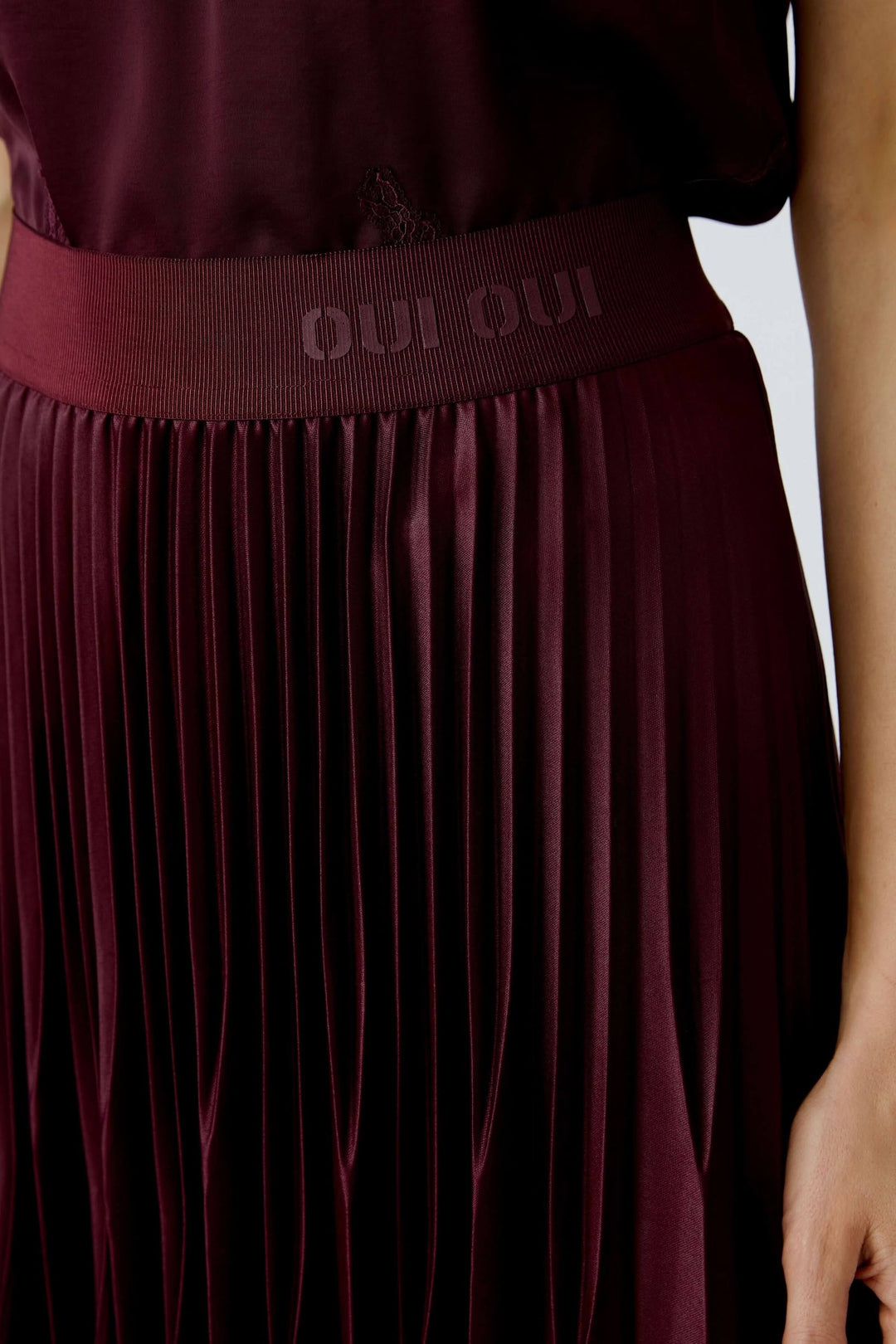Long pleated skirt