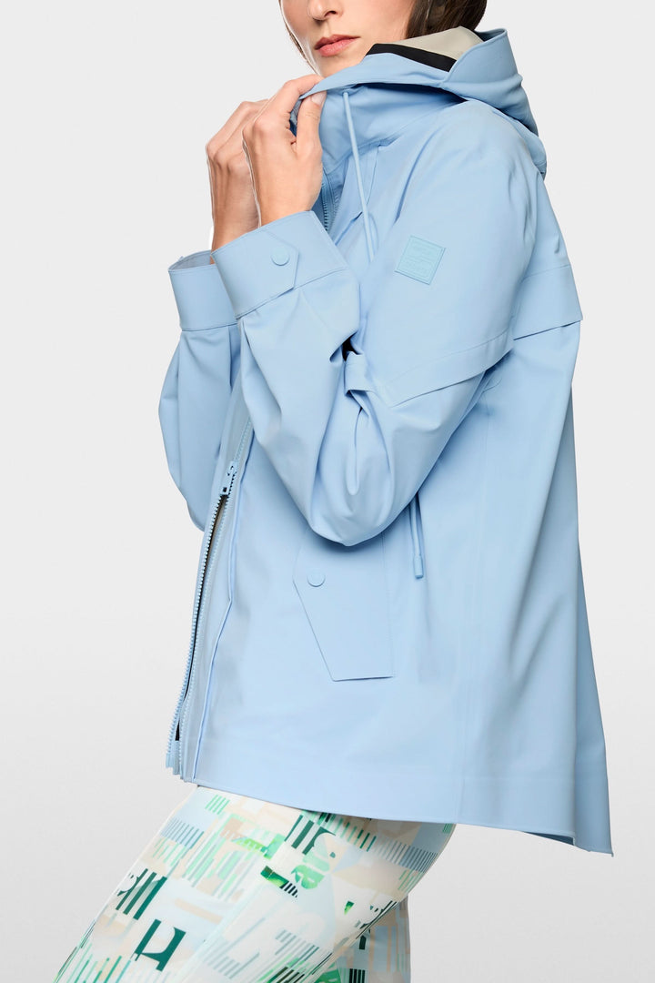 Manteau d'extérieur léger avec capuche, bleu clair, style moderne, idéal pour la mi-saison, avec fermeture à glissière et capuchon intégré.