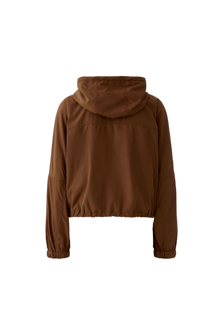 Manteau léger à capuchon marron pour mi-saison, avec coupe ample et capuchon intégré, vu de dos.