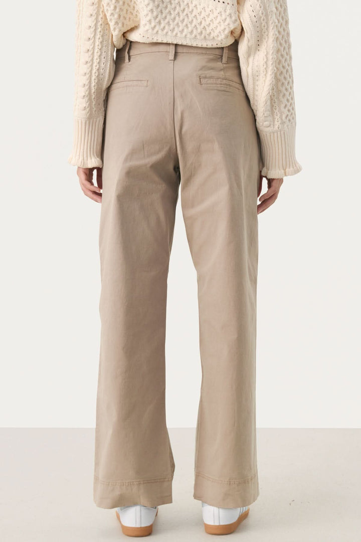 Pantalon Belme en coton à jambe large, taille haute, vu de dos, parfait pour un style décontracté.