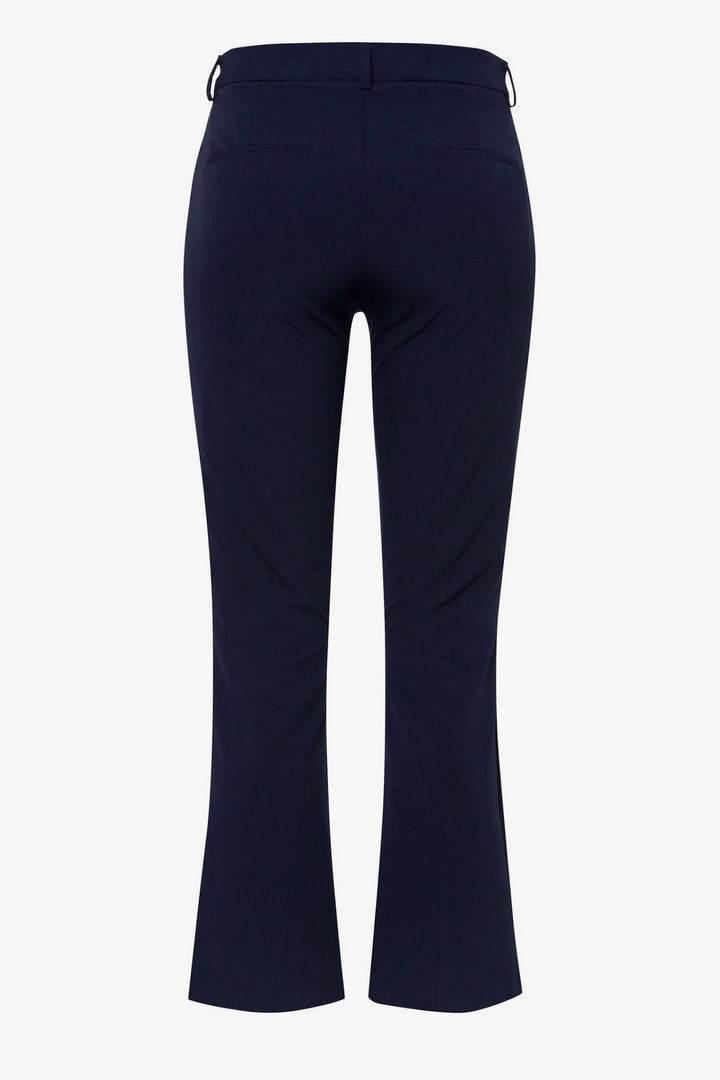Vue arrière du pantalon Shakira Bootcut, moderne et élégant avec coupe slim et poches latérales.