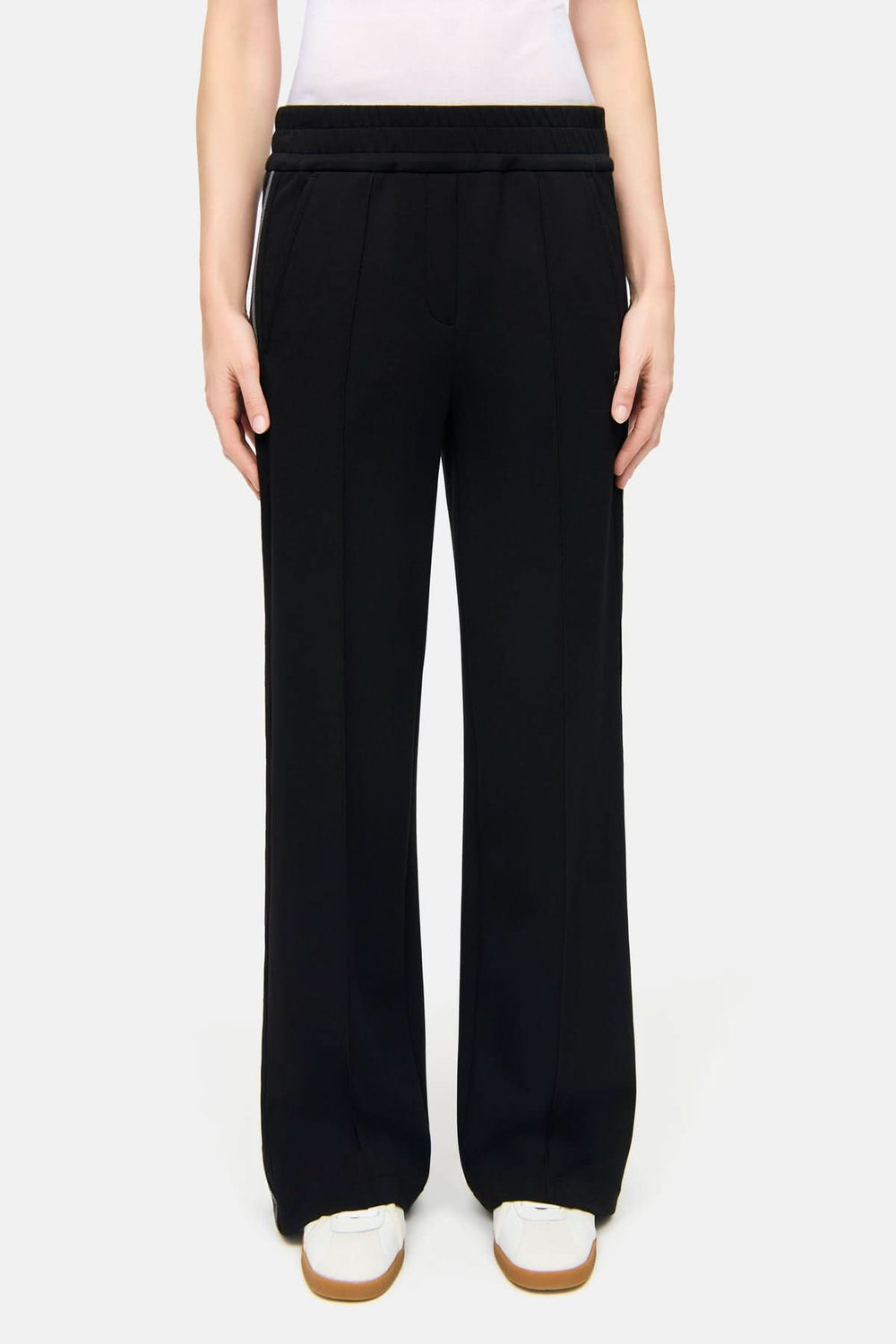 Pantalon à bandes latérales Amelia, design moderne avec bande contrastante, toucher luxueux, taille élastique pour confort optimal.