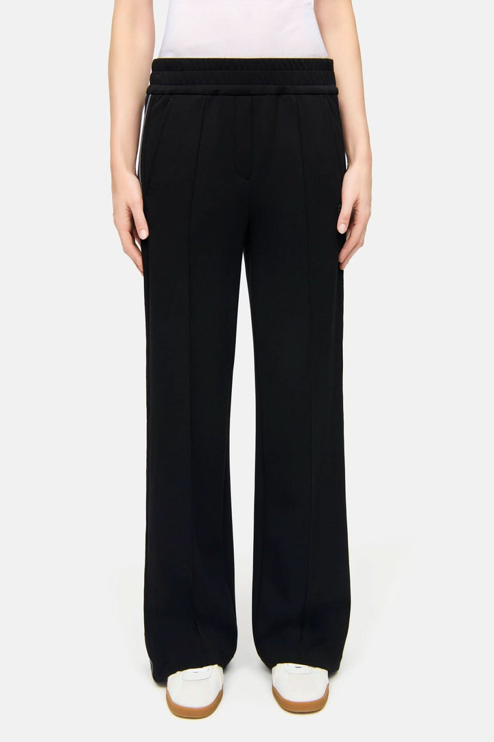 Pantalon à bandes latérales Amelia, design moderne avec bande contrastante, toucher luxueux, taille élastique pour confort optimal.