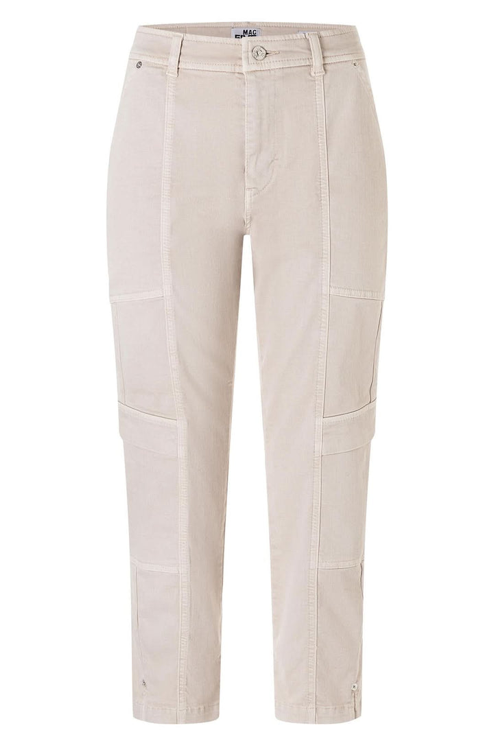 Pantalon cargo Ruby 2.3 en gabardine stretch ivoire antique avec poches utilitaires, coupe flatteuse pour un confort optimal.