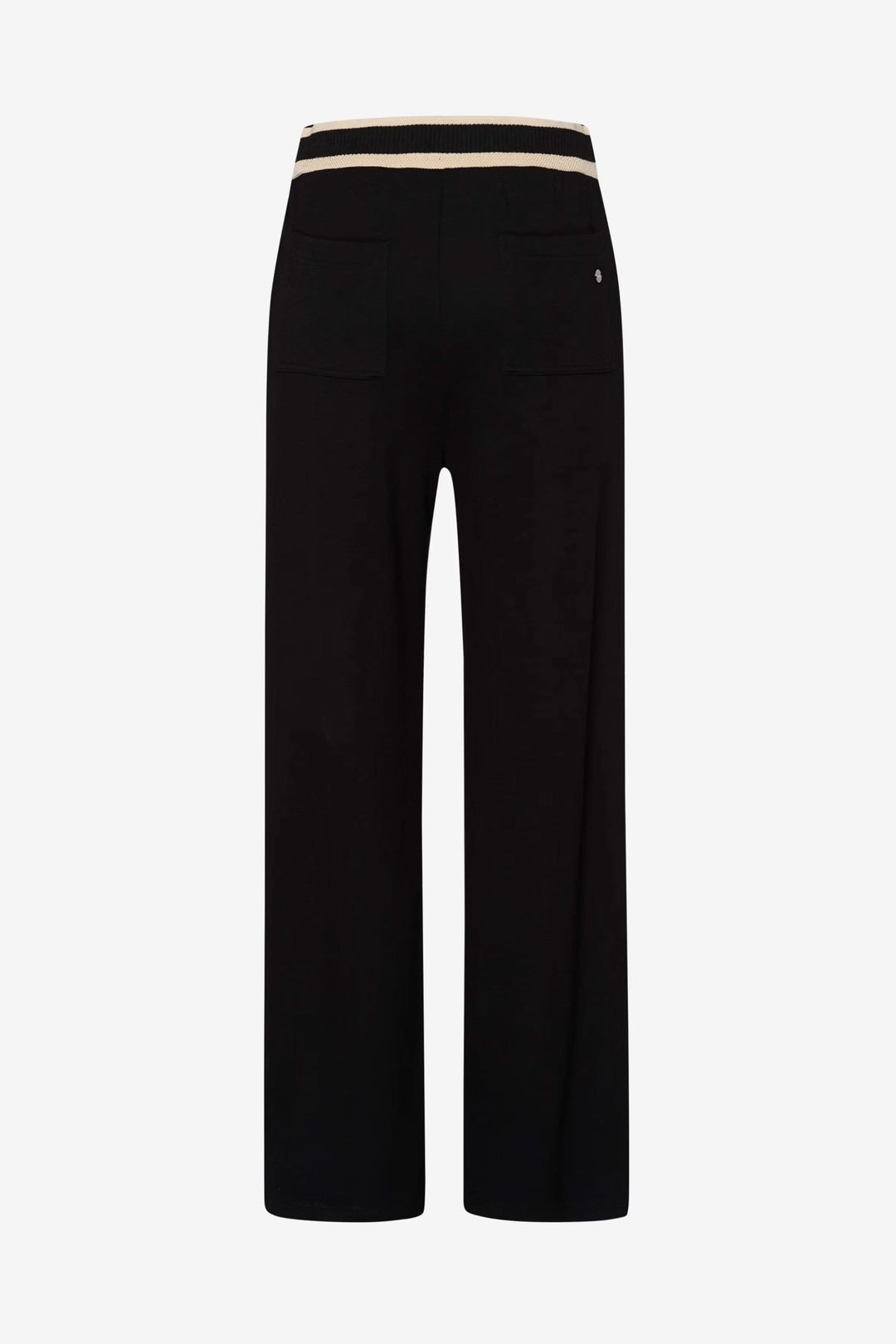 Pantalon coupe Maine noir à taille élastiquée, coupe large et détails modernes au dos.