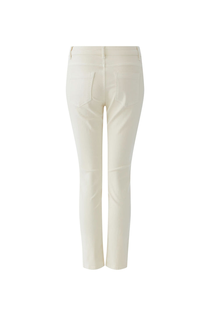 Vue arrière du pantalon coupe ajustée blanc, confort optimal et silhouette nette, idéal pour style quotidien ou habillé.