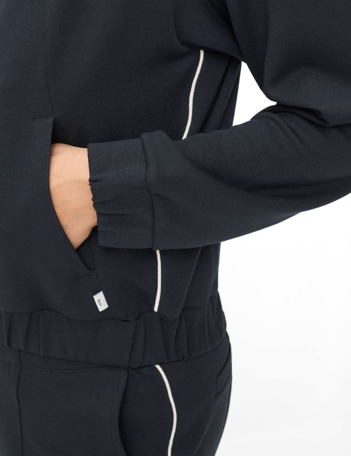 Pantalon droit à bandes latérales MALIA avec taille élastique, confort et style moderne, bandes contrastantes sur les côtés.