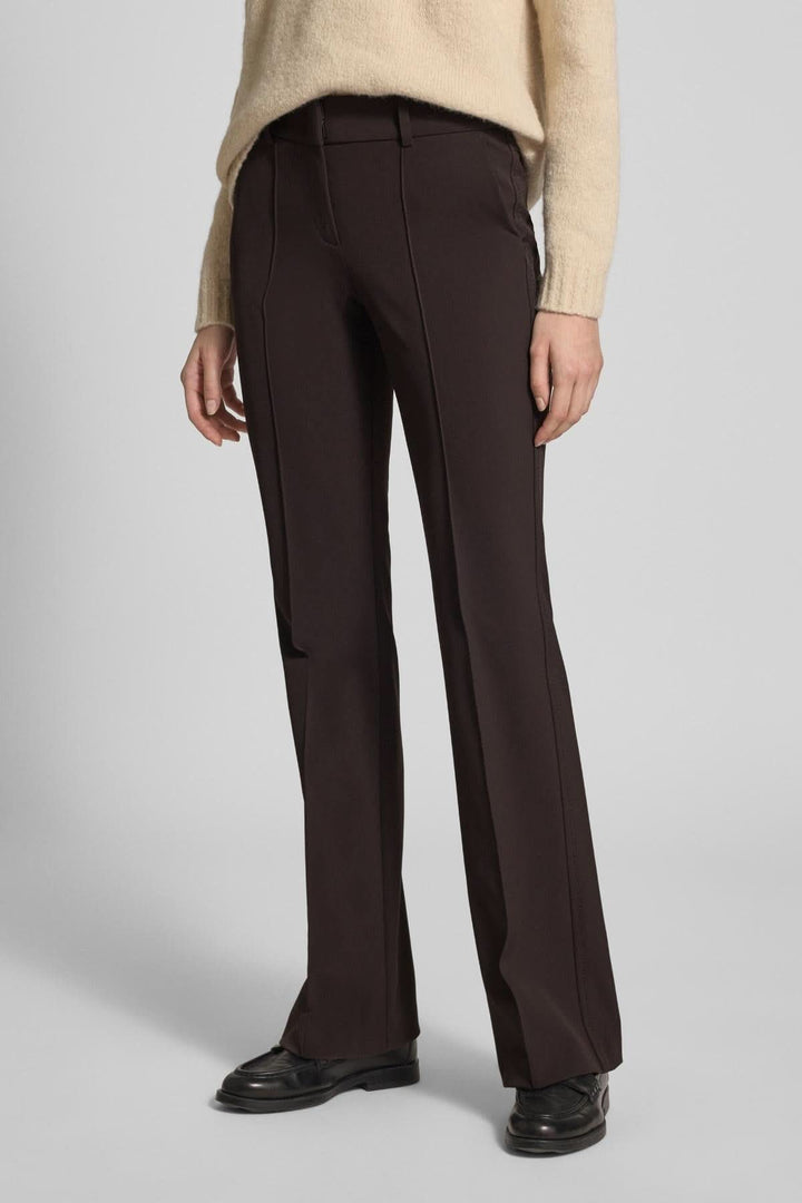 Pantalon droit évasé à plis marqués