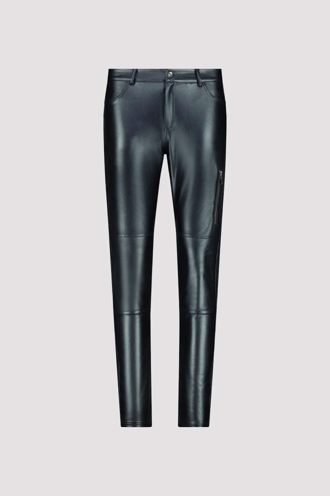 Pantalon effet cuir noir ajusté avec détails zippés, idéal pour un look urbain chic.