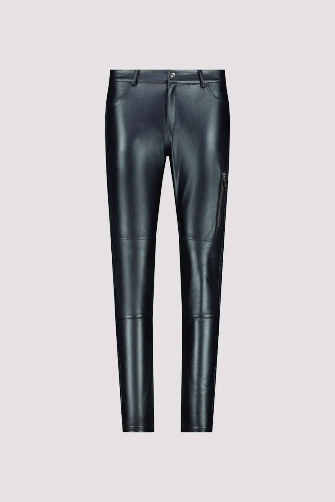 Pantalon effet cuir noir ajusté avec détails zippés, idéal pour un look urbain chic.