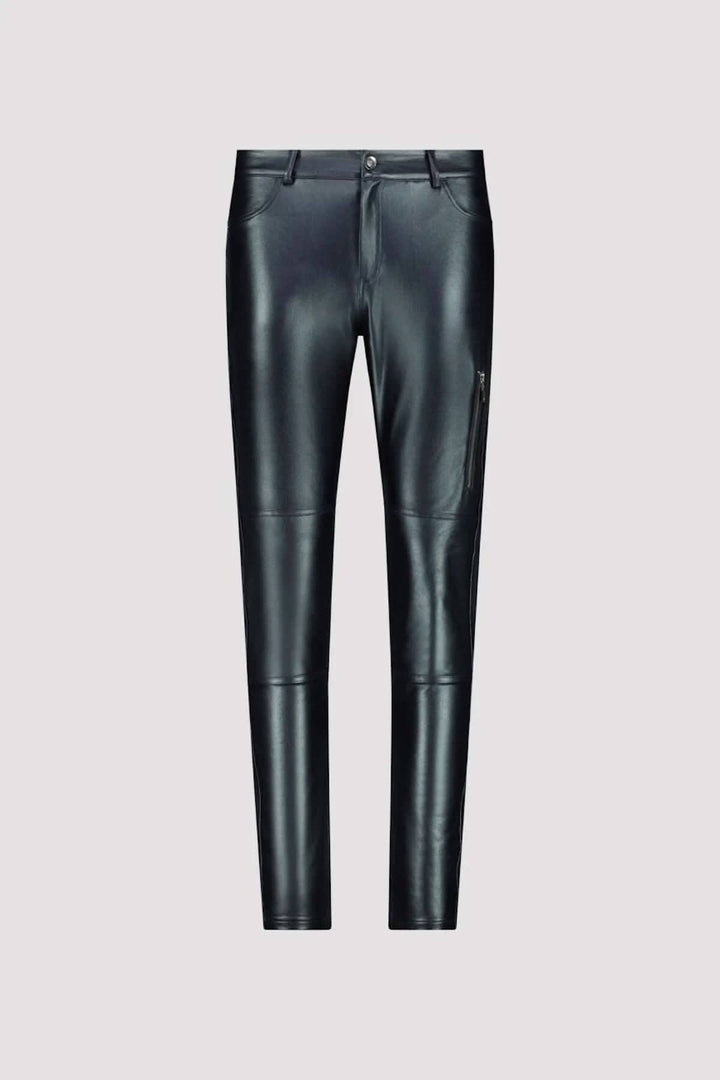 Pantalon effet cuir noir ajusté avec détails zippés, idéal pour un look urbain chic.