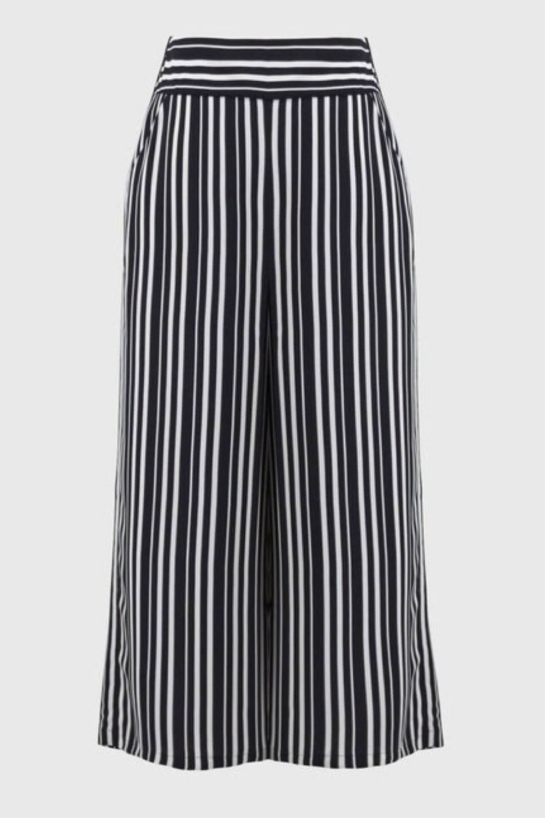 Pantalon rayé évasé, léger et souple, avec ceinture large et jambes larges pour une allure élégante et confortable.