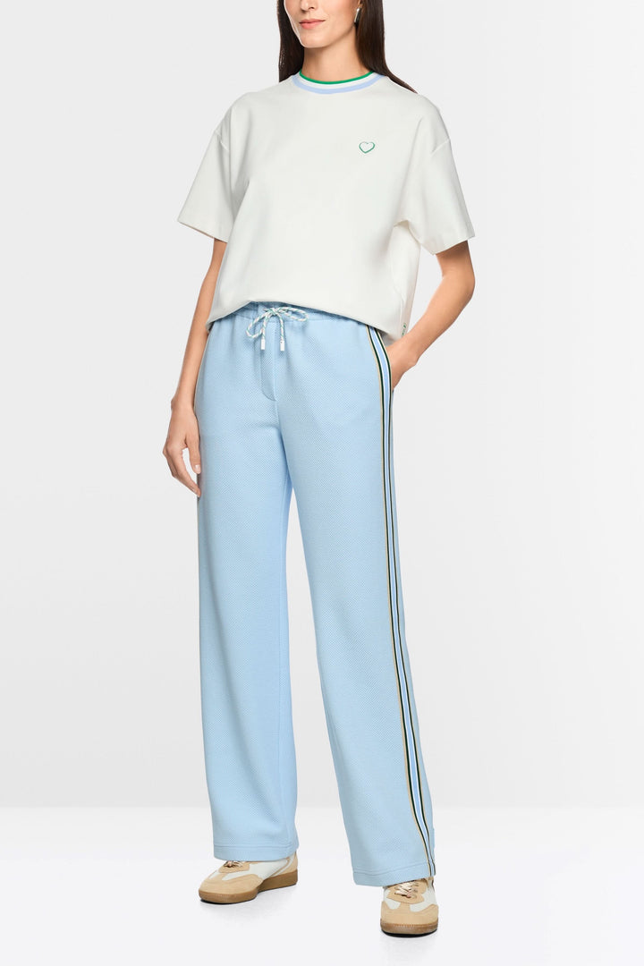 Pantalons à coupe large WASHINGTON avec bandes contrastantes et taille élastique à cordon ajustable. Mode décontractée et fonctionnelle.