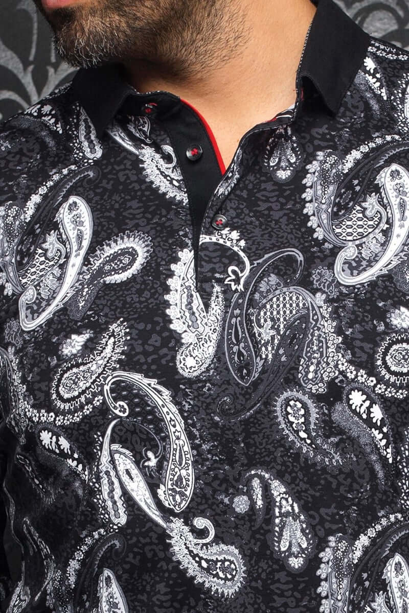 Polo Ahmosis à manches longues avec motif cachemire noir et blanc, col contrastant et détails raffinés.