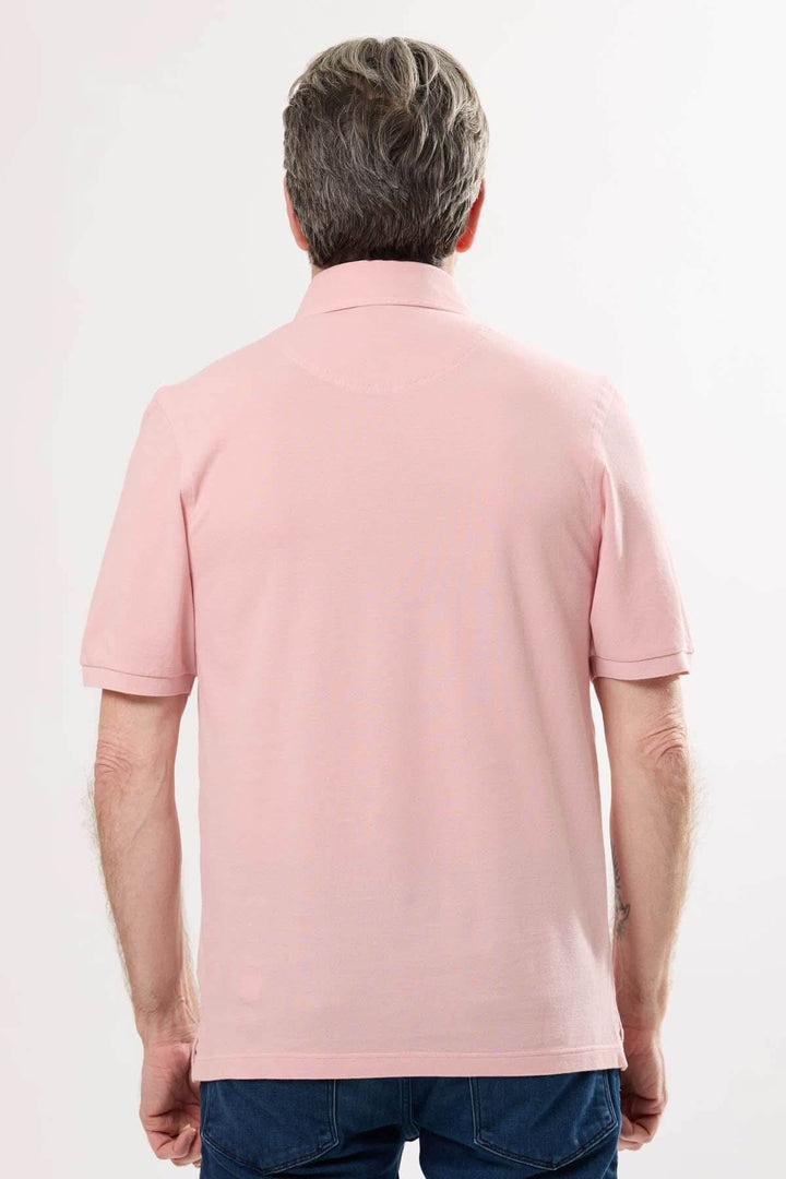 Polo classique pour homme en coton doux, rose, vue arrière, col en maille piquée, manches courtes.