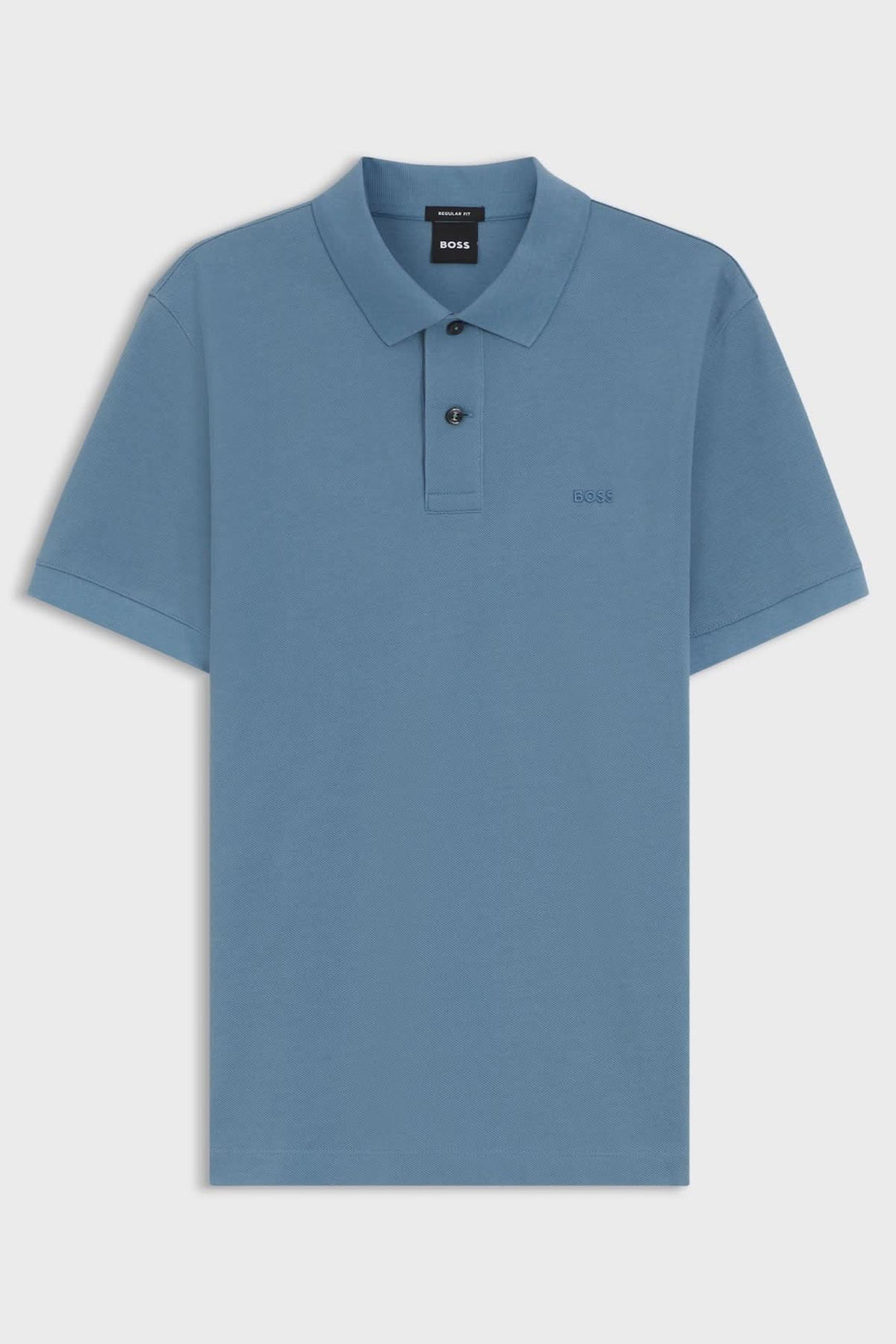 Polo en coton piqué à logo brodé bleu avec col polo et manches courtes, adapté pour un look classique et décontracté.