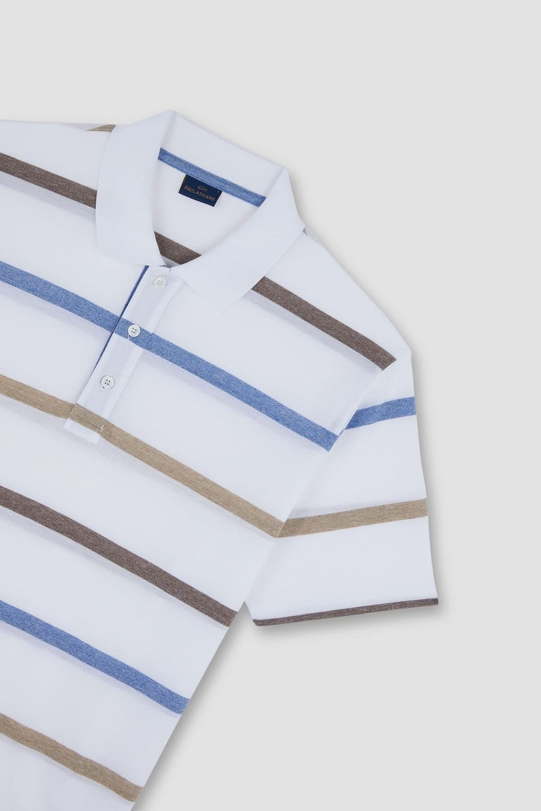 Polo rayé en coton piqué à manches courtes et col classique, motif à rayures horizontales bleu et beige pour un style estival élégant.