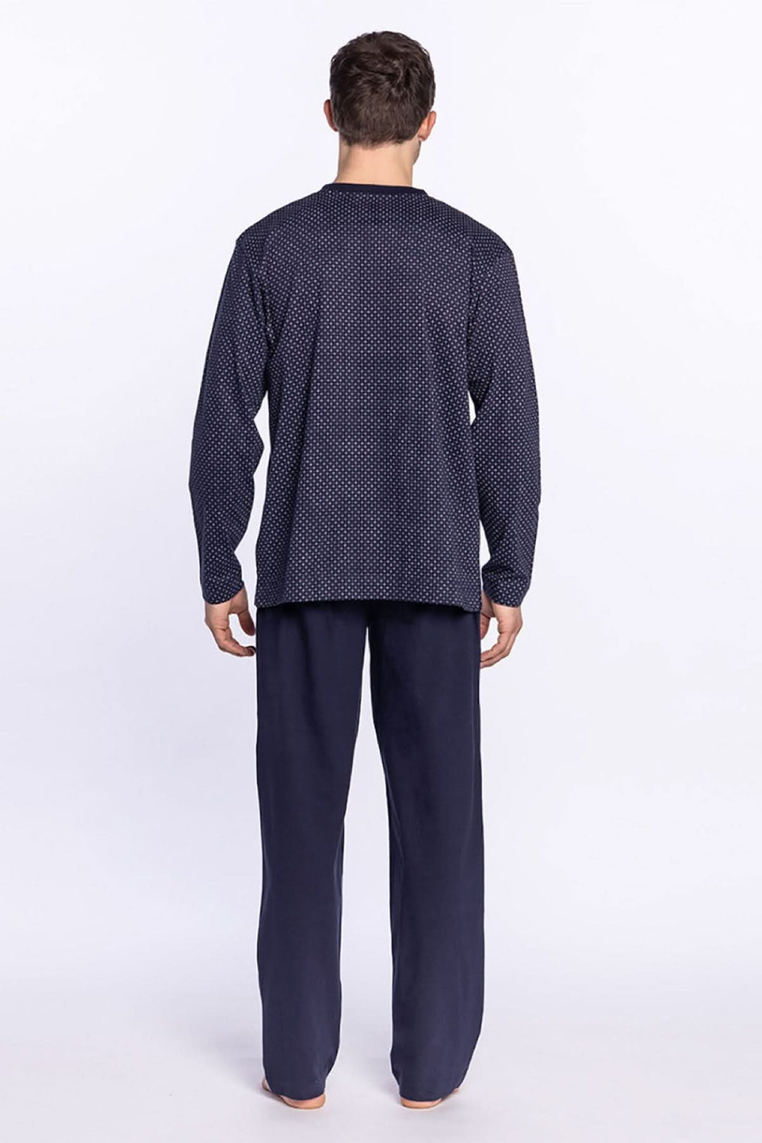 Pyjama Snowy en coton, t-shirt à col rond et pantalon long, pour un confort optimal la nuit.