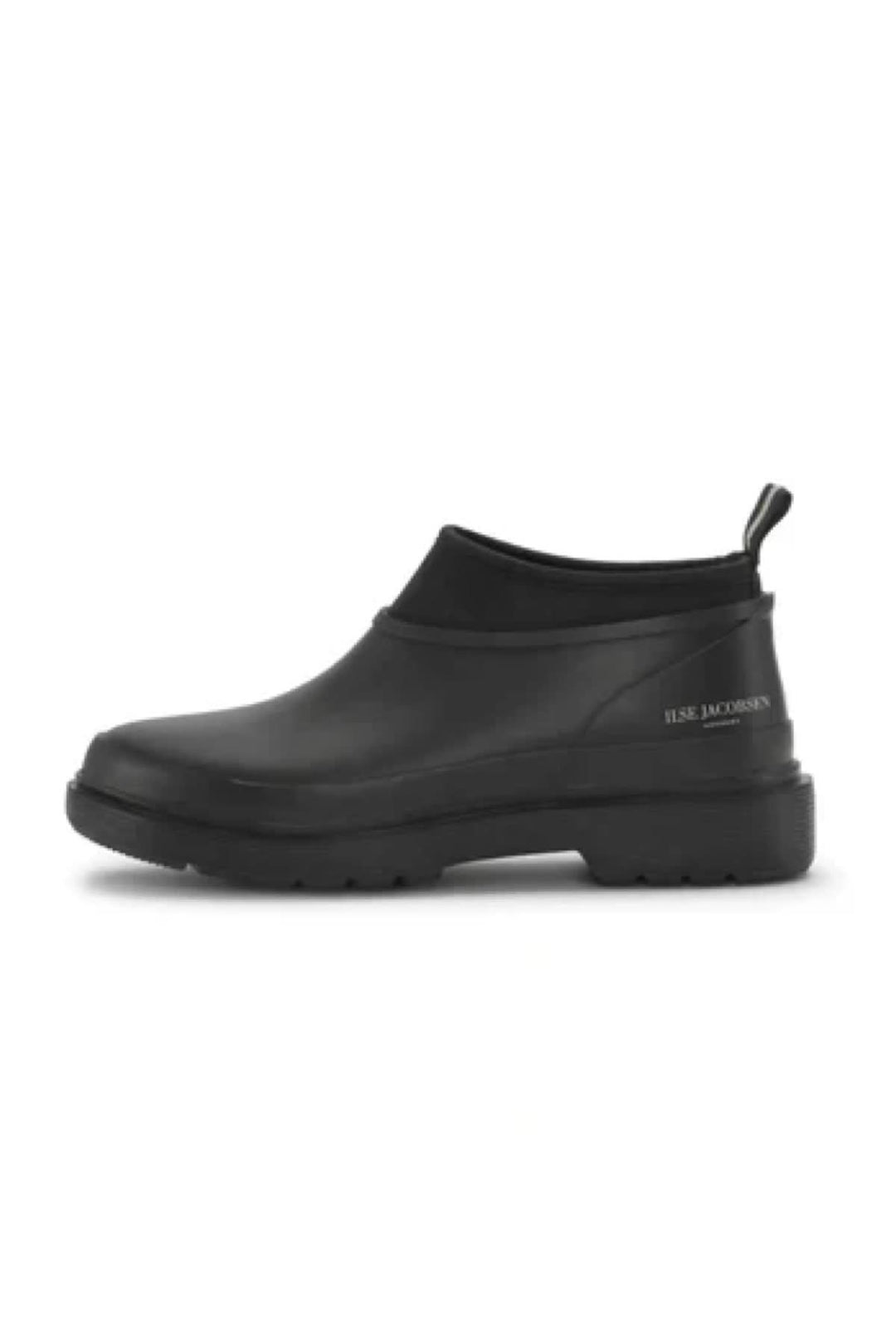 Sabot de pluie Ilse Jacobsen en caoutchouc noir, imperméable avec semelle antidérapante et design pratique.