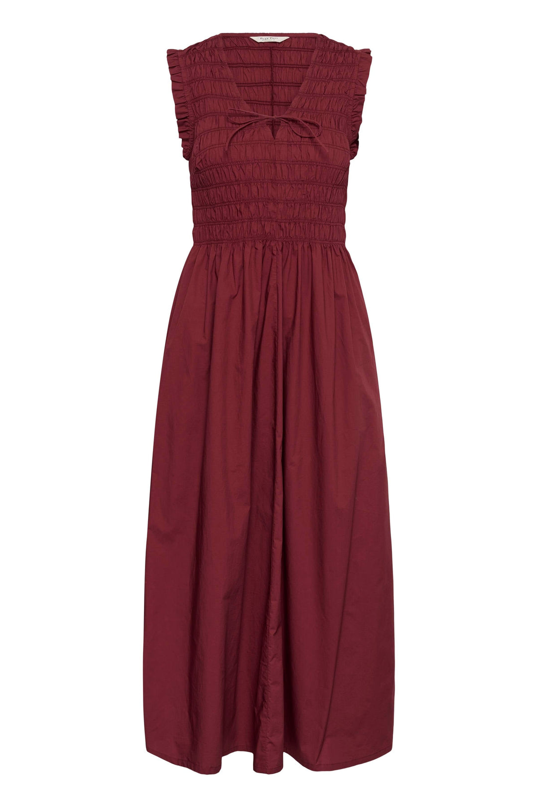 Robe Borgnette longue smockée sans manches avec encolure en V et poches latérales, offrant une silhouette féminine et élégante.