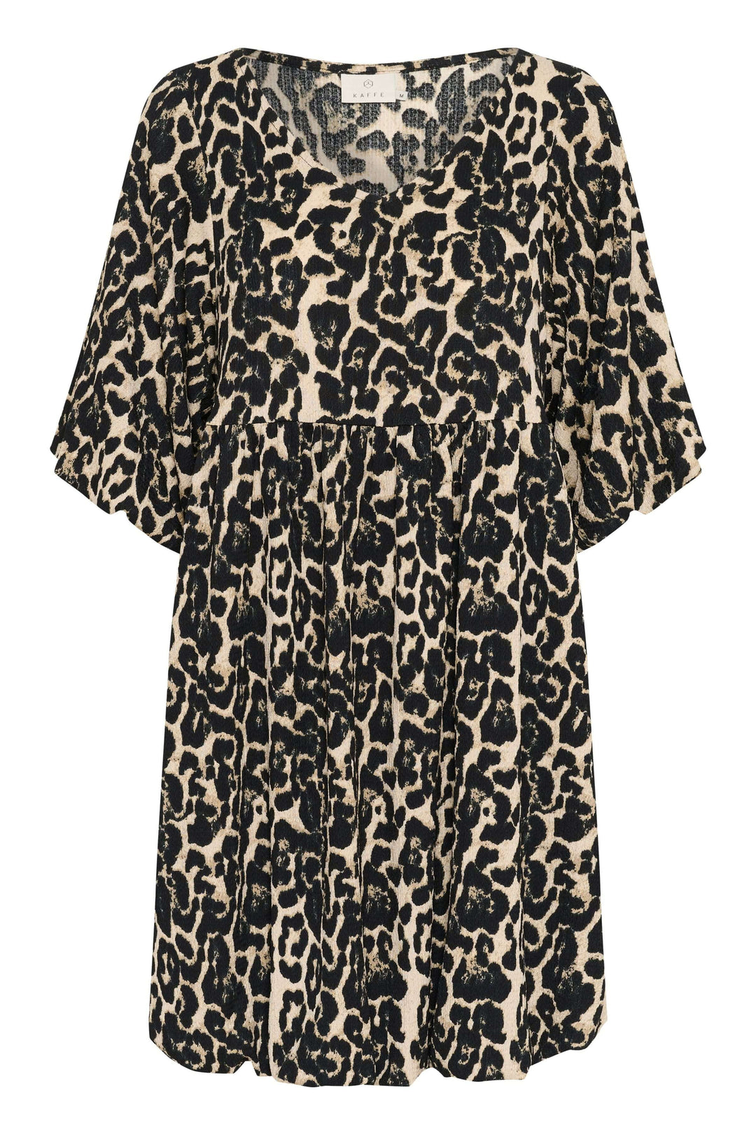 Robe Nani à imprimé léopard, encolure carrée et manches amples, style moderne et audacieux.