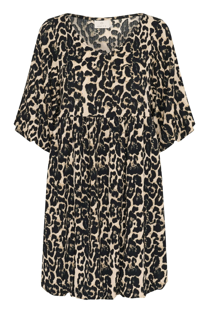 Robe Nani à imprimé léopard, encolure carrée et manches amples, style moderne et audacieux.