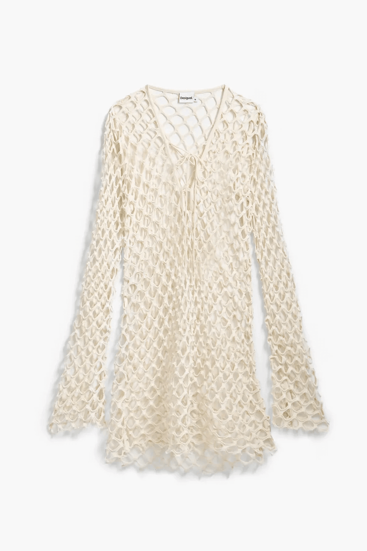 Robe de plage en crochet ajouré avec col en V, manches longues et finition faite main.