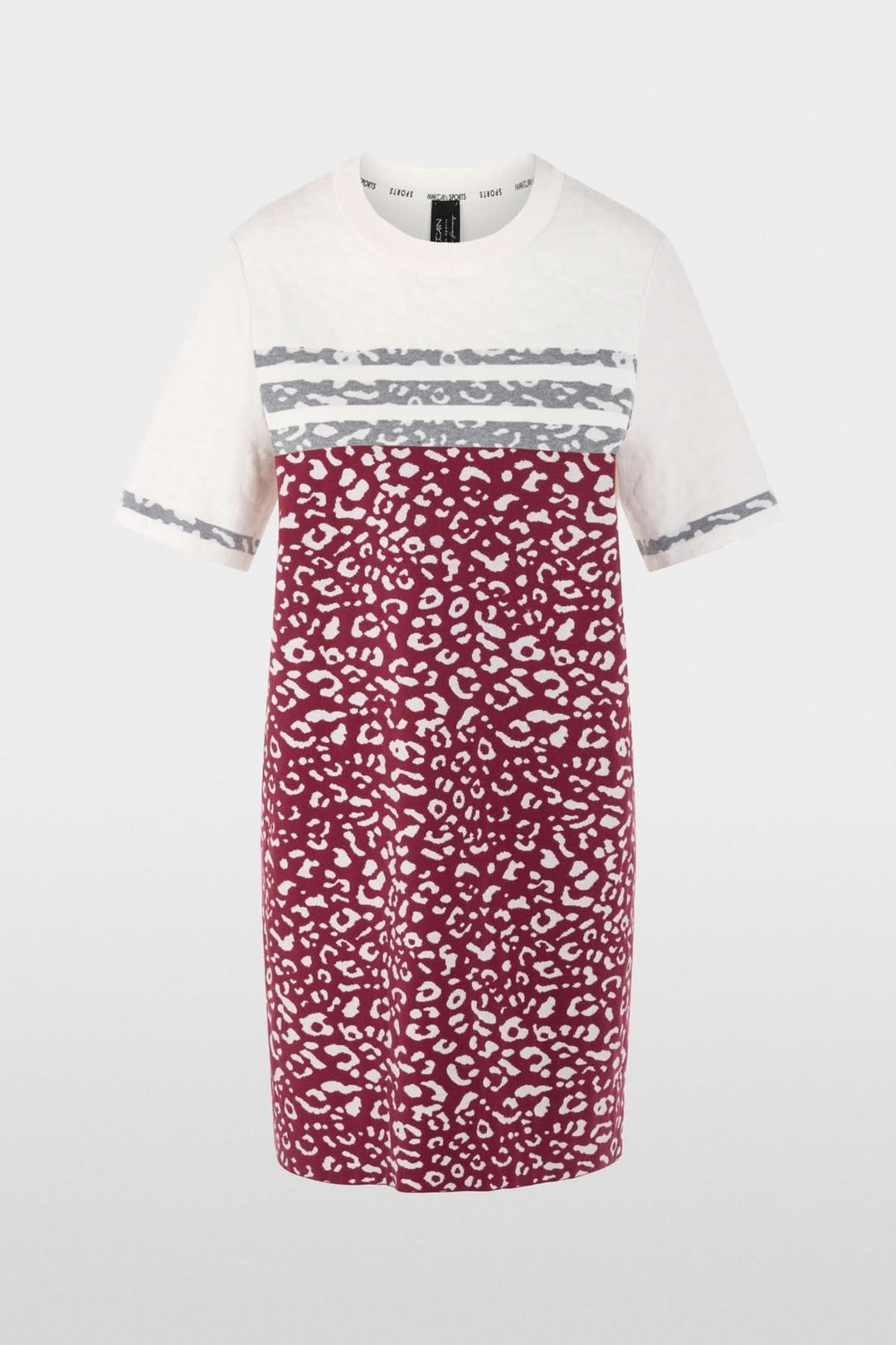 Robe en maille léopard à capuche, modèle décontracté tricoté en Allemagne, imprimé moderne et coupe droite. Style et confort assurés.