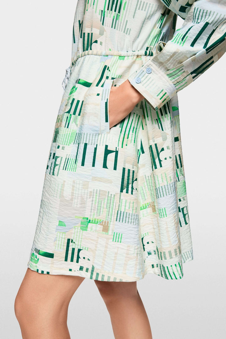 Robe mini sportive « Rethink Together » avec imprimé graphique moderne et cordon à la taille, parfaite pour un look polyvalent.