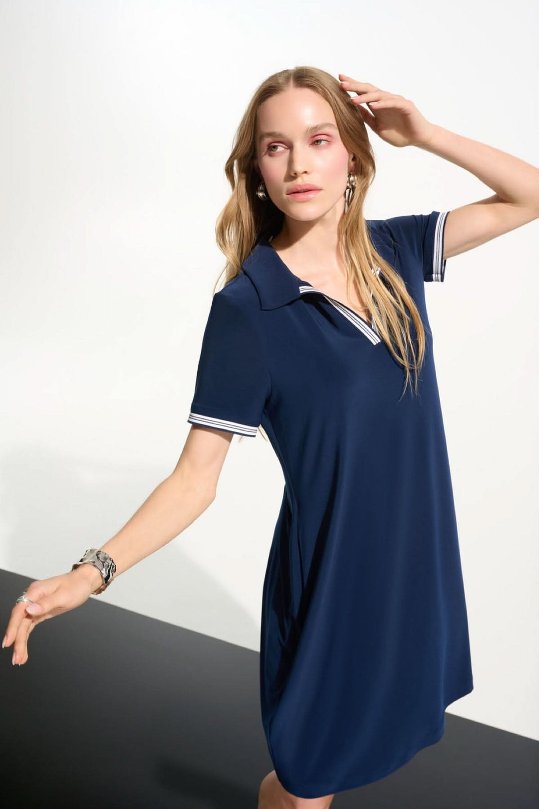 Polo dress with contrasting collar