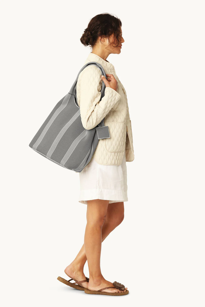 Textured knit tote bag