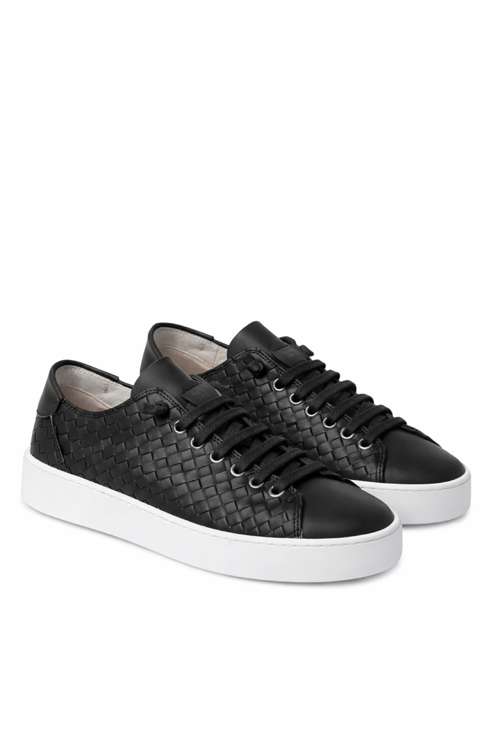 Sneaker en cuir tressé noire, élégante et confortable, avec lacets élastiques, fabriquée à la main en Italie.