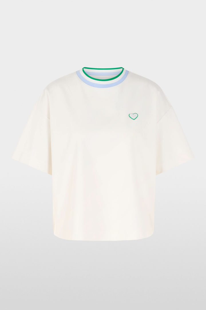 T-shirt avec détails en forme de cœur et à rayures, col contrastant, coupe ample, manches larges, tendance et confortable pour tenue décontractée.