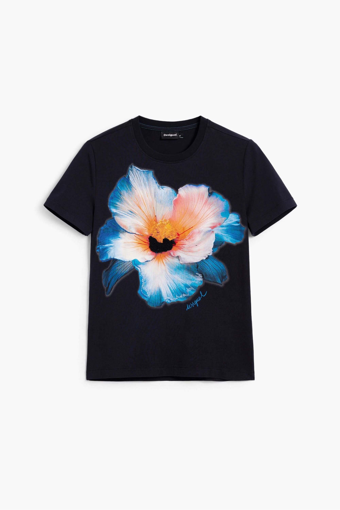 T-shirt grande fleur avec motif floral central vibrant, coupe ajustée, manches courtes, pour un style moderne et féminin.