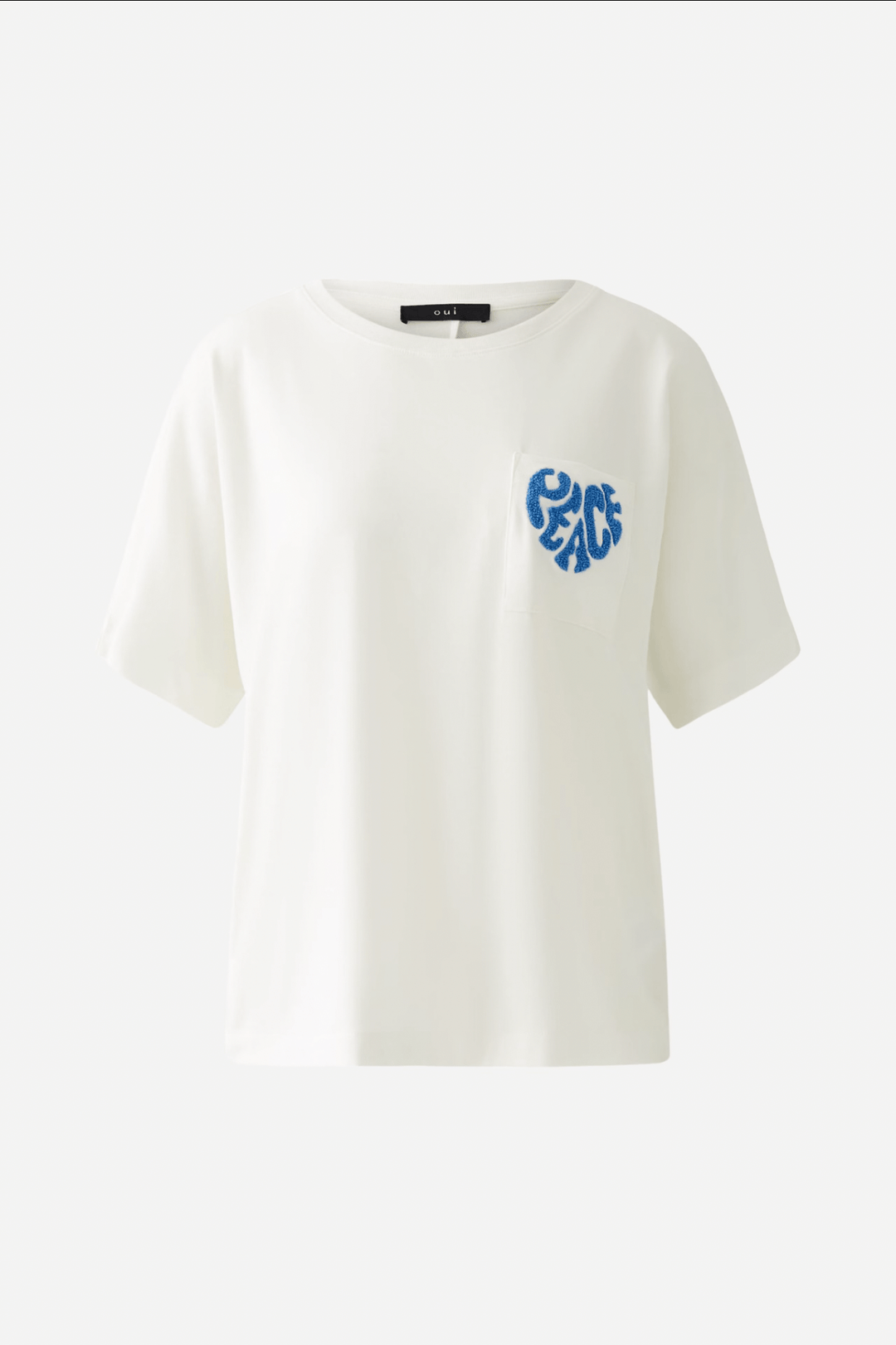 T-shirt blanc à manches courtes avec broderie bleue « Peace » sur la poche poitrine, style décontracté.