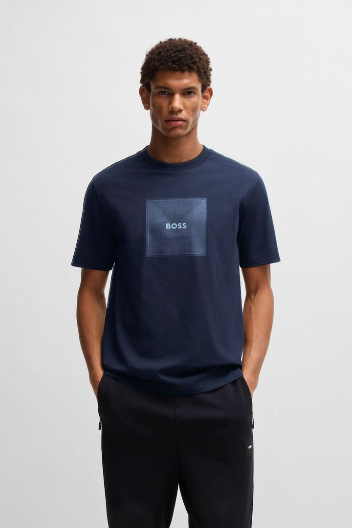 T-shirt BOSS en jersey de coton, coupe décontractée avec logo subtil, couleur marine, pour un style élégant et confortable.