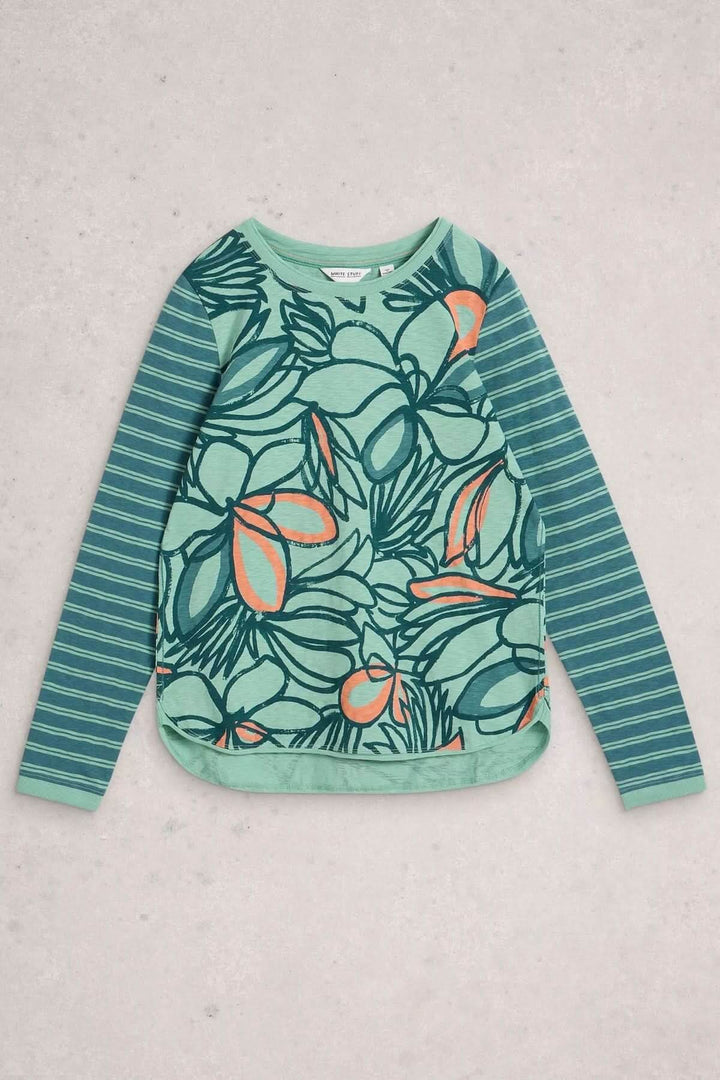 T-shirt à manches longues Clara avec motif floral vert et manches rayées sur fond gris moderne.