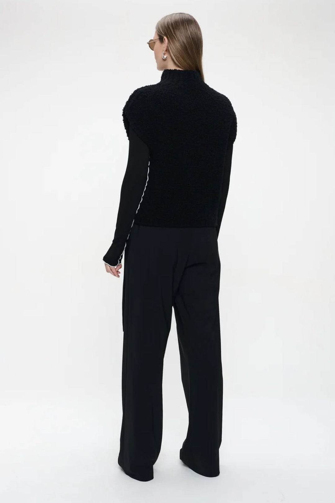Sleeveless knitwear