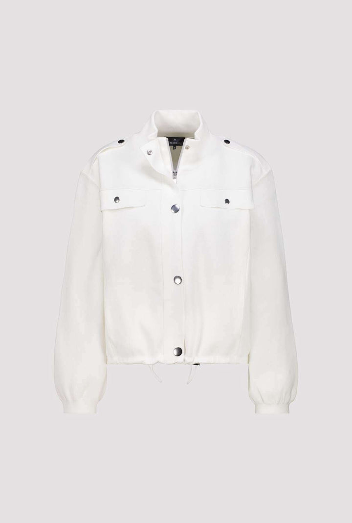 Veste structurée à col montant blanche, coupe courte élégante et moderne, idéale pour structurer la silhouette.