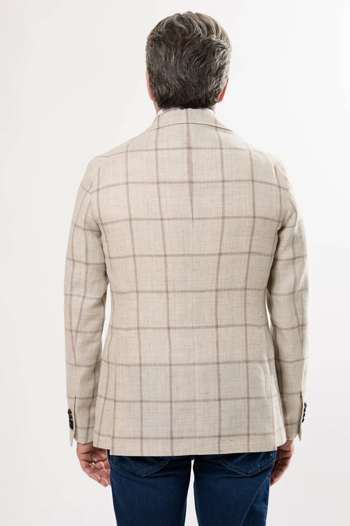 Veston à carreaux beige avec motif fenêtre, vue de dos pour une élégance décontractée.