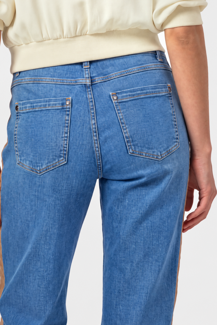 Jeans avec bande contrastante