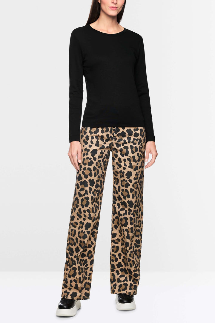 Classic solid long-sleeved sweater