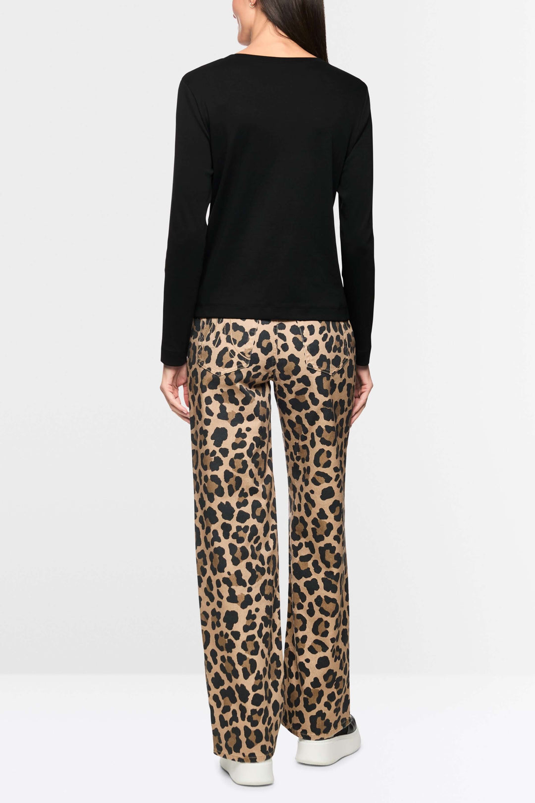 Classic solid long-sleeved sweater